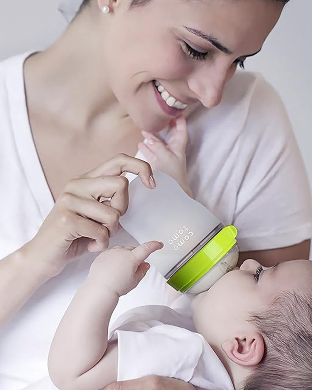 Comotomo Wide Neck Silicone Feeding Bottle-Global Award Winner-With Medium Flow Nipple-3 to 6M-Pack of 2-Dual Anti Colic Vent-250 ml-Green