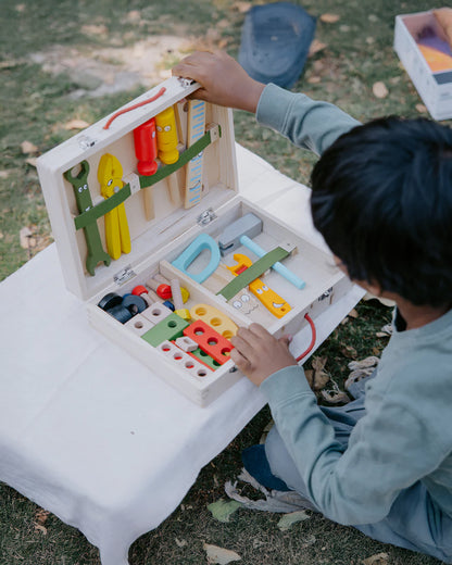 Nesta Toys Wooden Tool Kit Set & Tool Box-Includes 33 Tools-Promotes Role Play-Pretend & Play Toy-36M+
