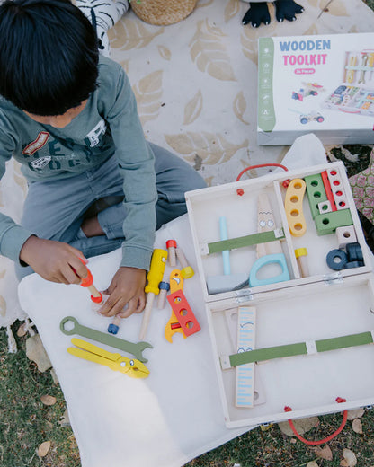 Nesta Toys Wooden Tool Kit Set & Tool Box-Includes 33 Tools-Promotes Role Play-Pretend & Play Toy-36M+