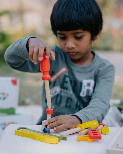 Nesta Toys Wooden Tool Kit Set & Tool Box-Includes 33 Tools-Promotes Role Play-Pretend & Play Toy-36M+
