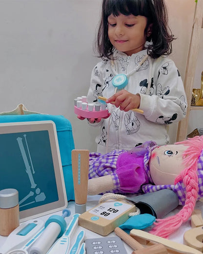 Nesta Toys Wooden Doctor Role Play Set-Includes 18 Tools-Promotes Role Play-Pretend & Play Toy-36M+