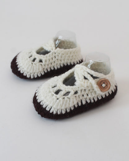 Woonie Cream Booties-Solid-Acrylic Handmade-For Infants