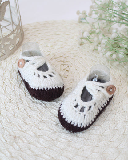 Woonie Cream Booties-Solid-Acrylic Handmade-For Infants