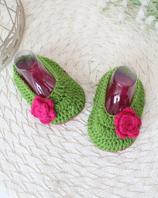 Woonie Green Booties-Floral Embroidered-Acrylic Handmade-For Infants