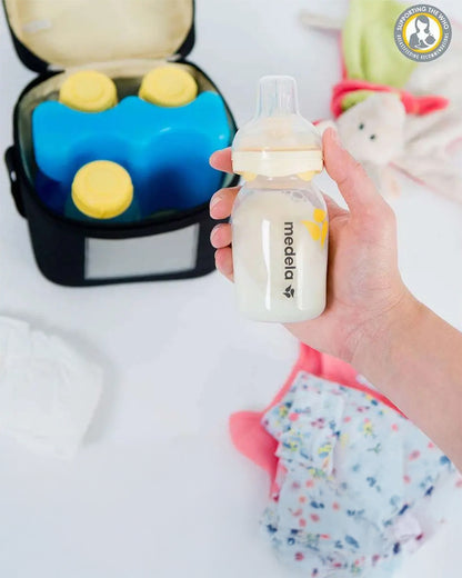 Medela Insulated Cooler Bag With 4 Breastmilk Collection Bottles (150ml each) & 1 Cooling Element-Breastmilk Storage Kit