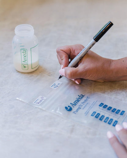 Ameda Pump'N Protect Disposable Breastmilk Storage Bags-Double Zip Seal-BPA Free-Easy to Read Markings-Integrated Adapter Holes-180 ml-Pack of 50