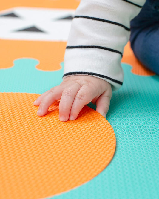 Infantino Puzzle Multicolor Playmat-Pop out Shapes and Textured-Includes 6 Soft EVA Foam Tiles-0M+