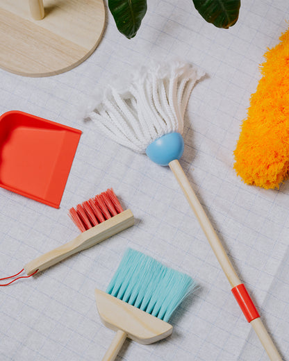 Nesta Toys Wooden Cleaning Set-Pretend & Play Toy-Includes 6 Pieces-Encourages Cleanup-36M+