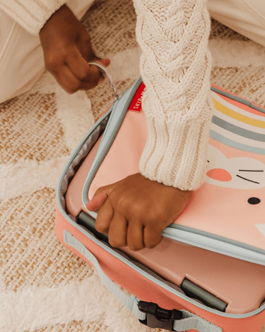 Skip Hop Zoo Lunch Bag-Cat-With Insulated Interior-Inner Mesh Pocket-Zip Closure and Clip-on Handle-3Y+