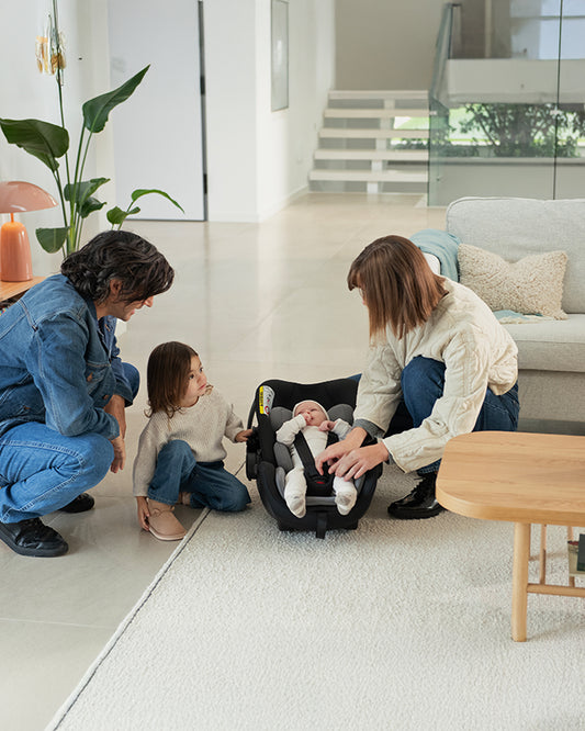 Nuna Arra Flex Baby Car Seat-Rear Facing-Flat Recling Seat 157 Degrees-3 Positions Recline-10 Positions Adjustable Headrest-For 0 to 2Y (Upto 13 Kg)-Caviar