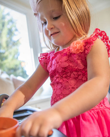 Step2 Best Chefs Kitchen-Pretend & Play Toy-Light‑Up & Sound‑Effect Stove-Includes 25‑Pieces Accessory Set-24M+