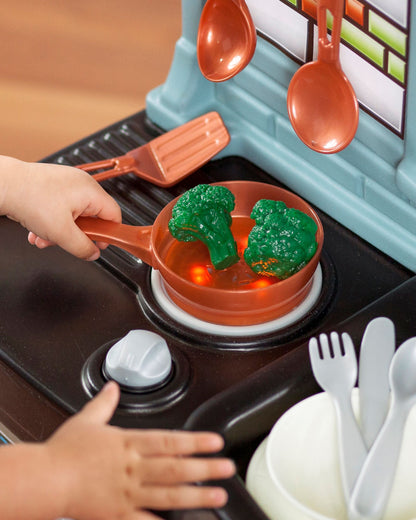 Step2 Best Chefs Kitchen-Pretend & Play Toy-Light‑Up & Sound‑Effect Stove-Includes 25‑Pieces Accessory Set-24M+
