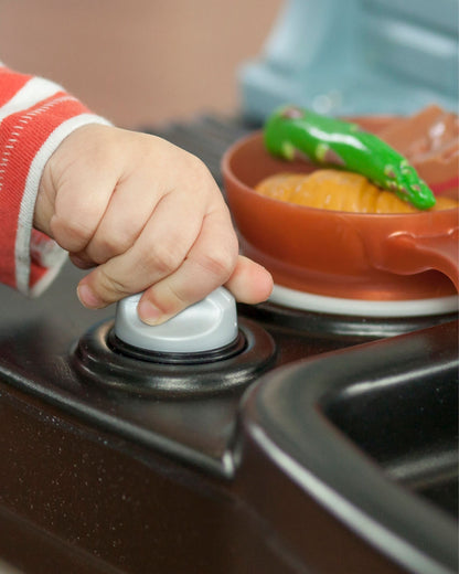 Step2 Best Chefs Kitchen-Pretend & Play Toy-Light‑Up & Sound‑Effect Stove-Includes 25‑Pieces Accessory Set-24M+