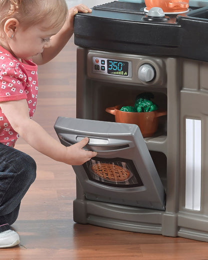 Step2 Best Chefs Kitchen-Pretend & Play Toy-Light‑Up & Sound‑Effect Stove-Includes 25‑Pieces Accessory Set-24M+