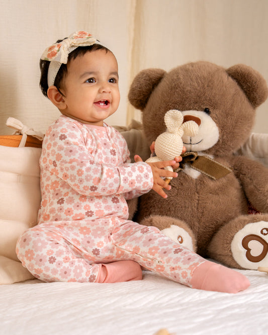 Twingle 100% Organic Cotton Baby Zipsuits-Sleepsuits-Two Way Zipper-Inbuilt Booties & Mittens-White & Pastel Pink-Hearts & Stars & Floral Print-Pack of 2-For Infants