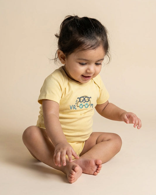 Twingle 100% Organic Cotton Bodysuit-Envelope Neck for Easy Dressing-Nickel Free Snaps-Short Sleeves-Solid-Yellow-For Infants