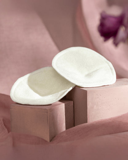 Lansinoh Washable Nursing Breast Pads With Wash Bag-Reusable Breast Pad With 3 Layer Protection-For Breastfeeding Mom-Pack of 4