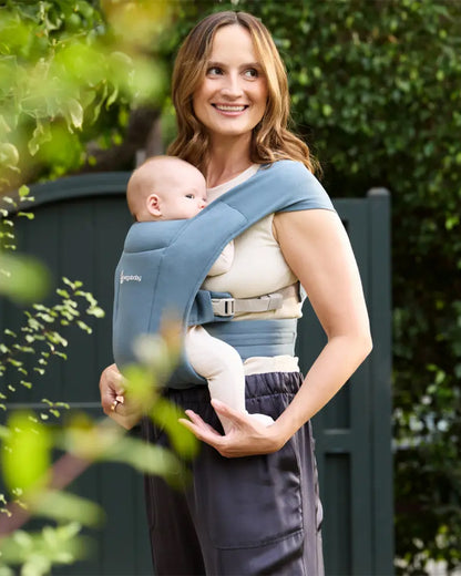 Ergobaby Embrace Baby Carrier-With 3 Carry Positions-Hip Healthy Certified-Breastfeeding Friendly-Cushioned Neck Support-For 0 to 12M (3.2 to 11.3 Kg)-Oxford Blue