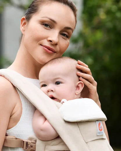 Ergobaby Omni Deluxe Linen Baby Carrier-With 4 Carry Positions-SoftFlex Mesh For Easy Airflow-6 Storage Pockets-Adjustable Head Support-Breastfeeding Friendly-For 0 to 4Y (3.2 to 20 Kg)-Natural Linen