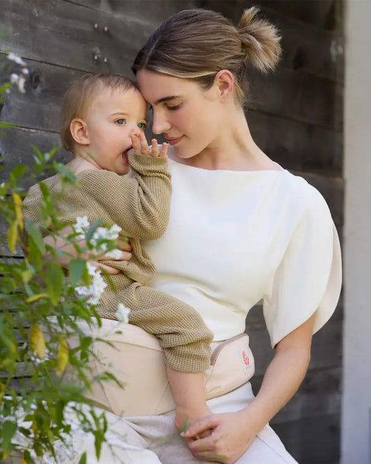 Ergobaby Lift Hip Seat Baby Carrier-With 4 Carrying Positions-Hip Healthy Certified-2 Storage Pockets-Anti Slip Grip & Angled Base-Padded Waistband to Ease Back Pain-For 6M+ to 4Y (Upto 20 Kg)-Natural Beige