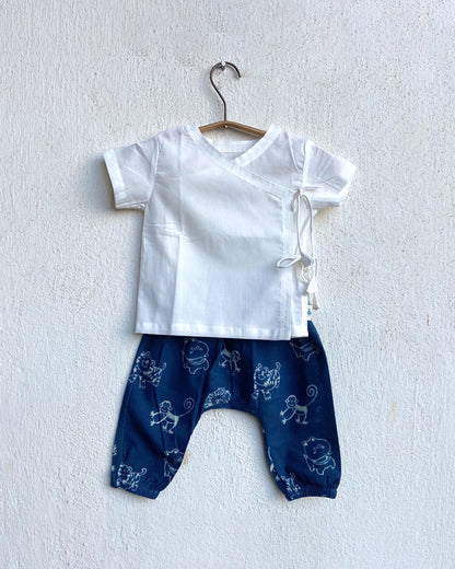 Whitewater Kids Blue & White Jhabla Set-Half Sleeve-Animal Pattern-Organic Cotton-For Infants