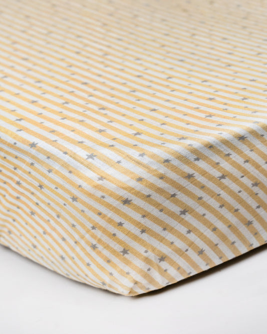 Twingle 100% Organic Muslin Fitted Cot Bedsheet-Generously Sized-Secured All-Round Elastic for Snug Fit-Softens with each Wash-Starlight Print-White & Beige-Pack of 1-For Infants