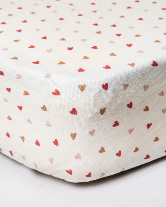 Twingle 100% Organic Muslin Fitted Cot Bedsheet-Generously Sized-Secured All-Round Elastic for Snug Fit-Softens with each Wash-Tiny Hearts Print-White-Pack of 1-For Infants