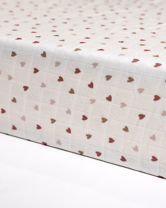 Twingle 100% Organic Muslin Fitted Cot Bedsheet-Generously Sized-Secured All-Round Elastic for Snug Fit-Softens with each Wash-Tiny Hearts Print-White-Pack of 1-For Infants