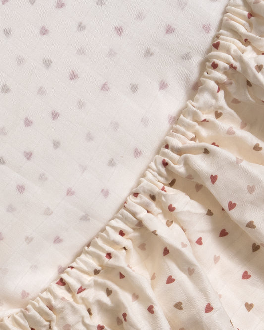 Twingle 100% Organic Muslin Fitted Cot Bedsheet-Generously Sized-Secured All-Round Elastic for Snug Fit-Softens with each Wash-Tiny Hearts Print-White-Pack of 1-For Infants