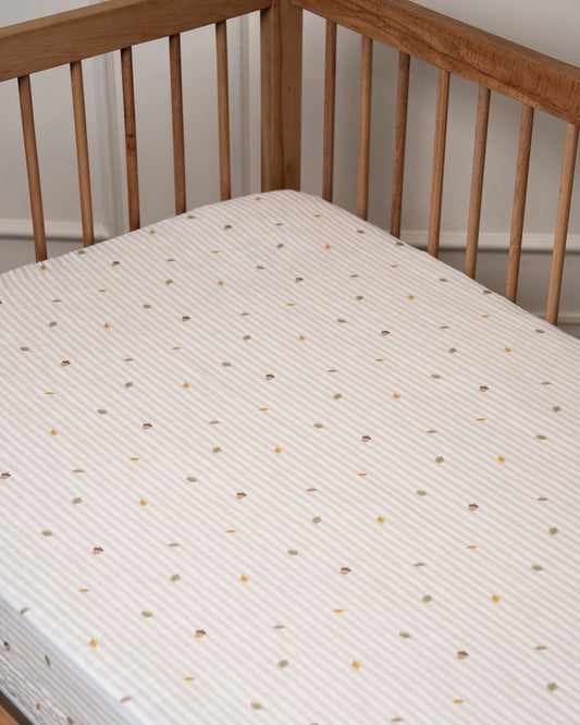 Twingle 100% Organic Muslin Fitted Cot Bedsheet-Generously Sized-Secured All-Round Elastic for Snug Fit-Softens with each Wash-Autumn Vibes Print-White & Grey-Pack of 1-For Infants