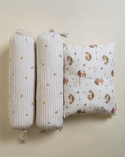 Twingle 100% Organic Muslin Cozy Roars Baby Bedding Set-Pack of 5-Reversible Quilt, All-round Elastic Bedsheet, Pillow & Bolsters-White & Grey-For Infants