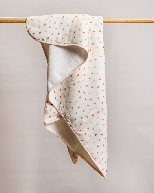 Twingle 100% Organic Muslin Baby Bath Towel-Generous Coverage for Comfortable Drying & Wrapping-Absorbs Moisture Quickly without Harsh Rubbing-Softens with Every Wash-Tiny Hearts-White-For Infants