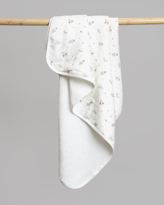 Twingle 100% Organic Muslin Baby Hooded Towel-Prevent Post Bath Chills-Ideal Coverage for Babies-Absorbs Moisture Quickly without Harsh Rubbing-Softens with Every Wash-Aerospace-White-For Infants