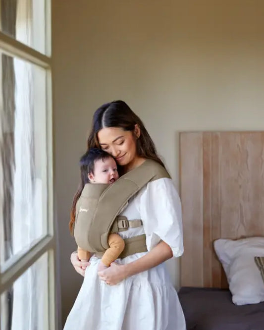 Ergobaby Embrace Baby Carrier-With 3 Carry Positions-Hip Healthy Certified-Breastfeeding Friendly-Cushioned Neck Support-For 0 to 12M (3.2 to 11.3 Kg)-Soft Olive