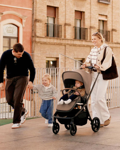 Silver Cross Breez Stroller-Height Adjustable, Reversible & Flat Reclining Seat-Adjustable Parent Handle Bar-One Hand Fold Even With Carry Cot Attached-2 Years Warranty-For 0 to 4Y (Upto 22 kg)-Maple