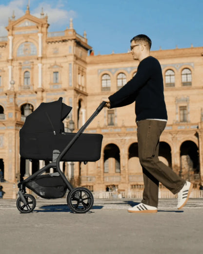 Silver Cross Breez Carry Cot-Folds With the Stroller-Overnight Sleep Approved-No Adapters Required-Extendable & UPF 50+ Canopy-For 0 to 6M (Upto 9 kg)-Onyx