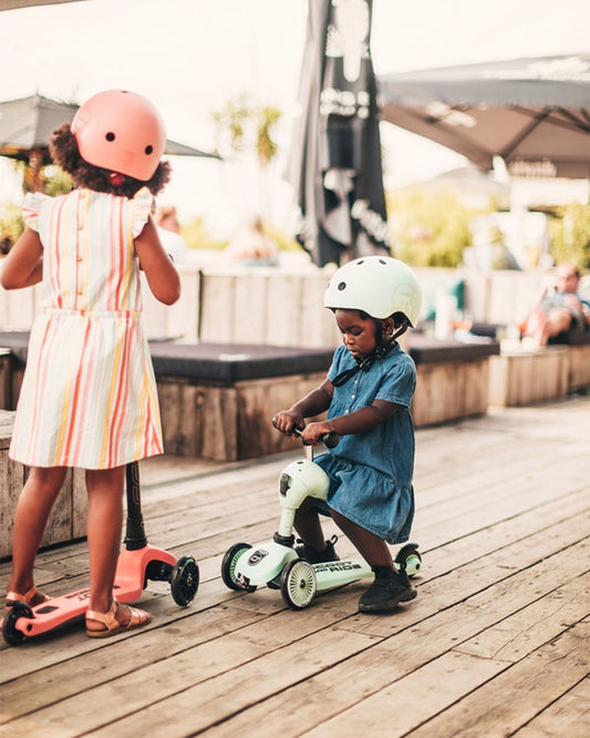 Scoot and Ride Highkick 1 Scooter-Easily Converts from Seat Scooter into Kickboard-Weight Shift Steering-Height Adjustable Seat & Handle-From 1 to 5Y (Upto 50 kg)-Kiwi