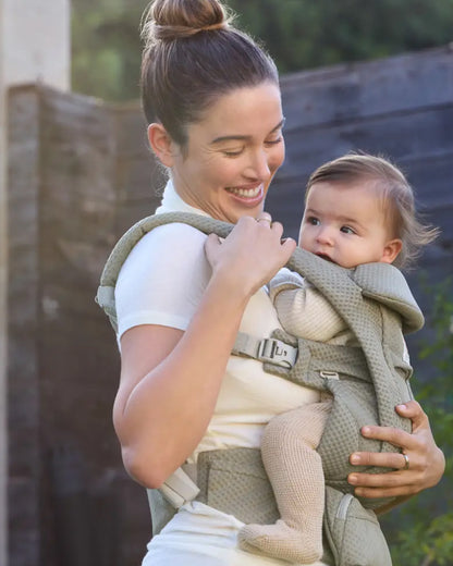 Ergobaby Omni Deluxe Mesh Baby Carrier-With 4 Carry Positions-SoftFlex Mesh For Easy Airflow-6 Storage Pockets-Adjustable Head Support-Breastfeeding Friendly-For 0 to 4Y (3.2 to 20 Kg)-Soft Olive