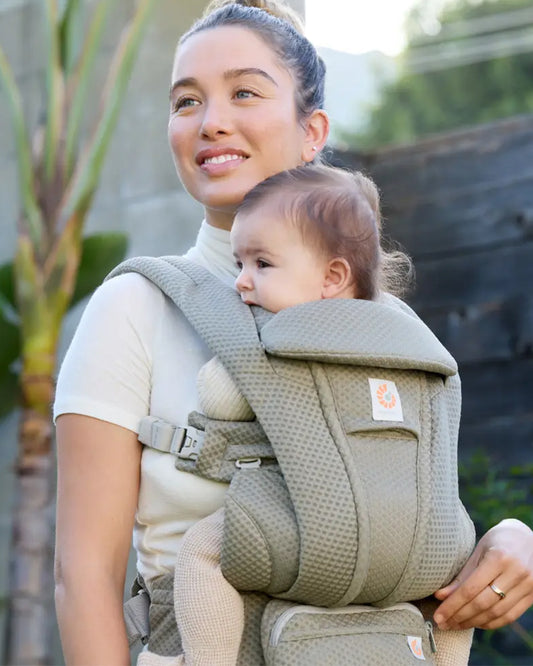 Ergobaby Omni Deluxe Mesh Baby Carrier-With 4 Carry Positions-SoftFlex Mesh For Easy Airflow-6 Storage Pockets-Adjustable Head Support-Breastfeeding Friendly-For 0 to 4Y (3.2 to 20 Kg)-Soft Olive