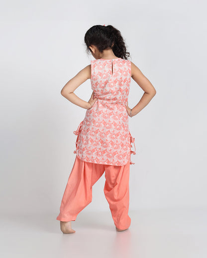 Story Tailor Peach Pink Salwar Suit Set with Patiala-Printed-Cotton-Round Neck-For Infants