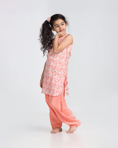 Story Tailor Peach Pink Salwar Suit Set with Patiala-Printed-Cotton-Round Neck-For Infants