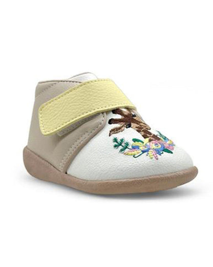 Kazarmax Beige Giraffe Embroidery Velcro Shoes For Infants