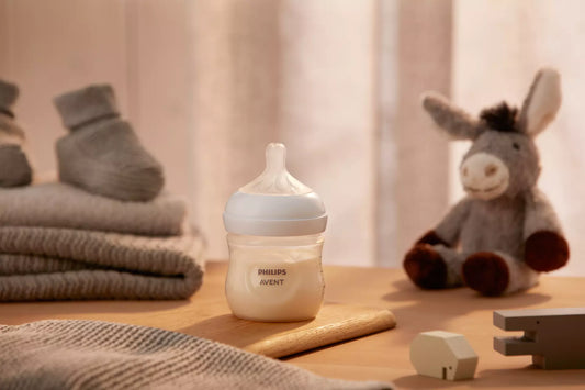 Philips Avent Natural Response Feeding Bottle-Anti Colic-125 ml-With Flow 2 Nipple-Transparent-0M+