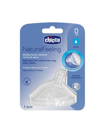 Chicco Natural Feeling Teat-Exclusive Angled Teat-Anti Colic Effect-0M+-Slow Flow-Feeding Bottle Nipple