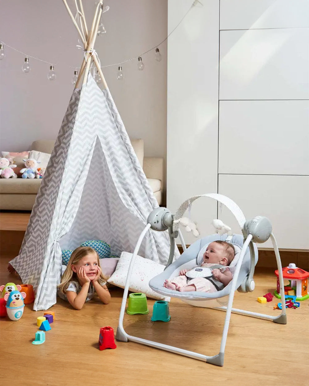 Chicco Relax and Play Baby Automatic Swing-Swing Timer With Settings-Compact and Portable-For Infants-Cool Grey