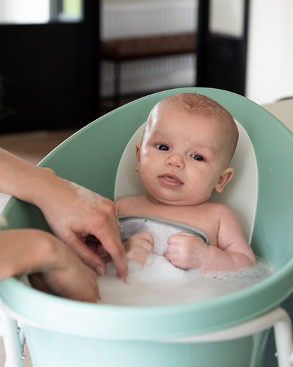 Shnuggle Newborn Bath Tub-With Bum Bump Support-Soft Foam Backrest & Non-Slip Base-BPA Free-0 to 12M-White & Grey