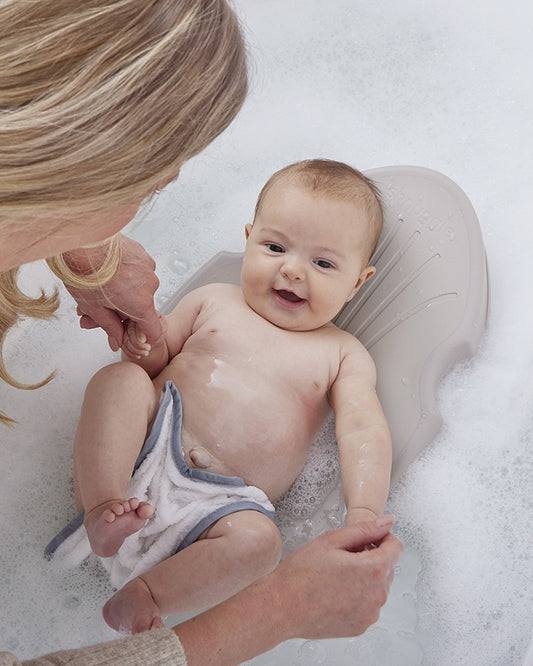 Shnuggle Baby Bather-Non Slip and Soft Warm to Touch Backrest-Water Level Indicator-0 to 6M-White & Grey