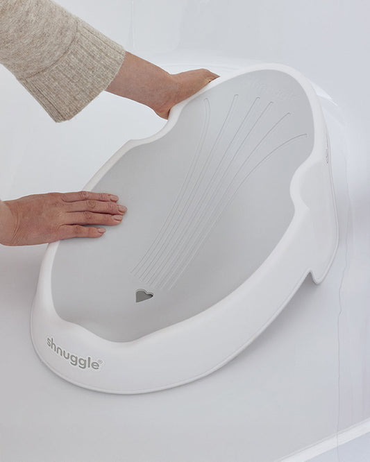 Shnuggle Baby Bath Tub-0 to 48M-with Bather & Jug-White & Grey