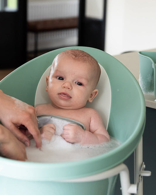 Shnuggle Newborn Bath Tub with Diaper Changing Mat & Bath Jug-0 to 12M-Eucalyptus