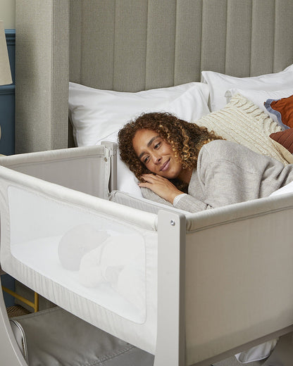 Shnuggle Air Lite Bedside Crib-With Firm, Hypoallergenic Mattress & Hammock Storage-Incline Option For Colic & Reflux-6 Positions Adjustable Height-Both Side Mesh Panels-For 0 to 6M (9 Kg)-Grey